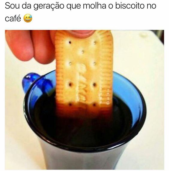 Molhar Biscoito no Café
