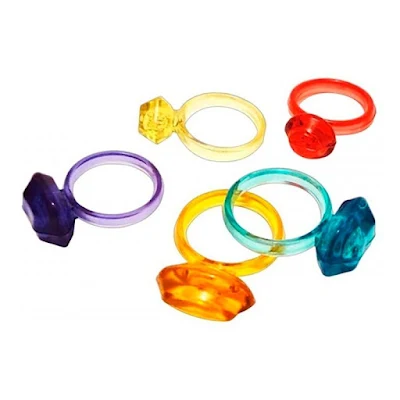 Anel de Plástico com Cristal em cima Antigo