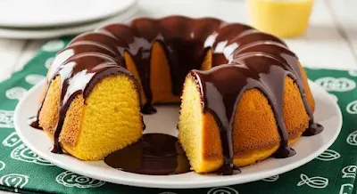Bolo de Milho com Calda de Chocolate - Receita Deliciosa e Fácil