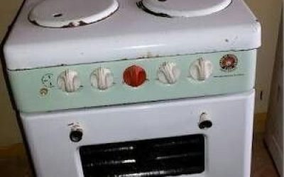 Fogão Antigo Branco e Verde