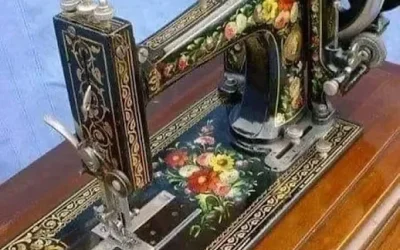 Maquina de Costura Antiga